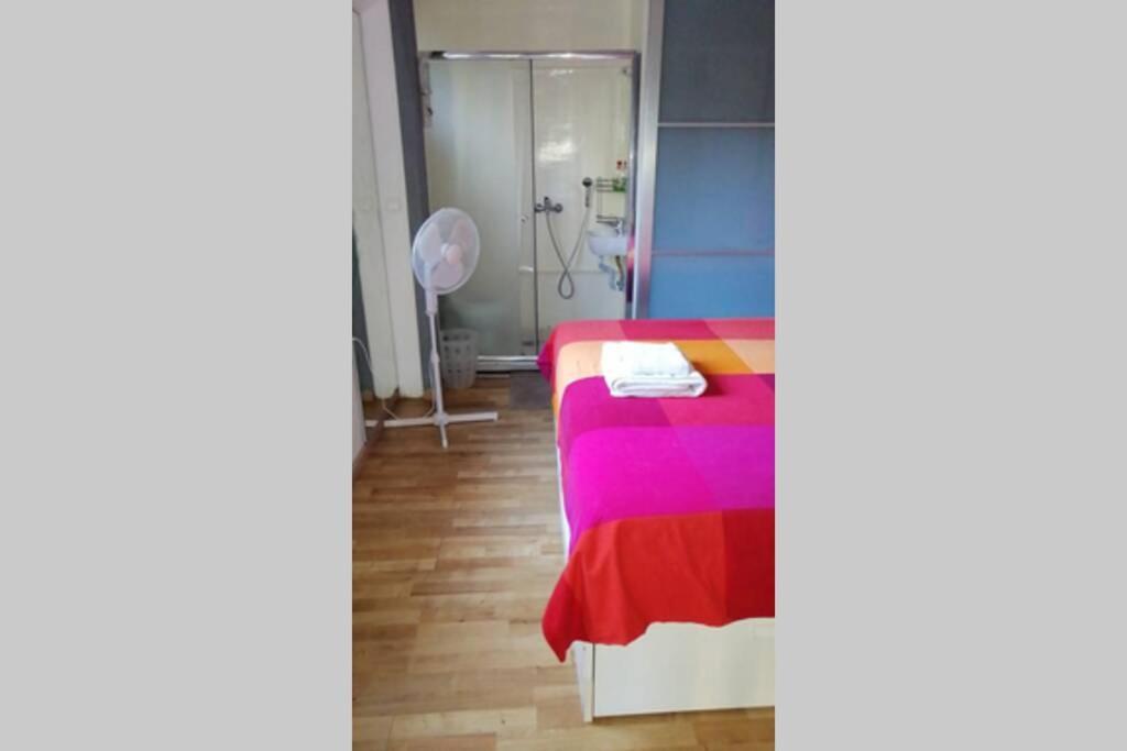 Apartamento Air Conditioned Studio In Quite Garden With Barbecue Atenas Exterior foto